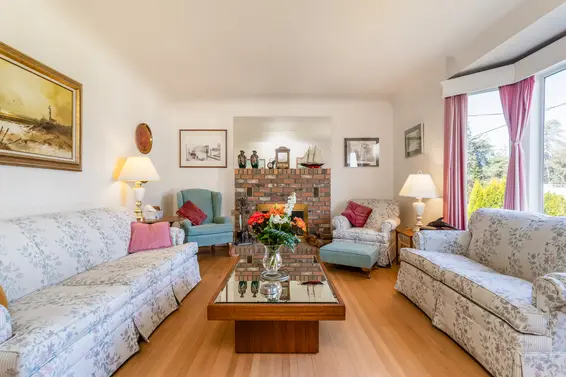 535 East 13th Street, North Vancouver For Sale - image 2
