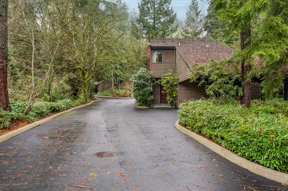 1494 Ross Road, North Vancouver For Sale - image 40