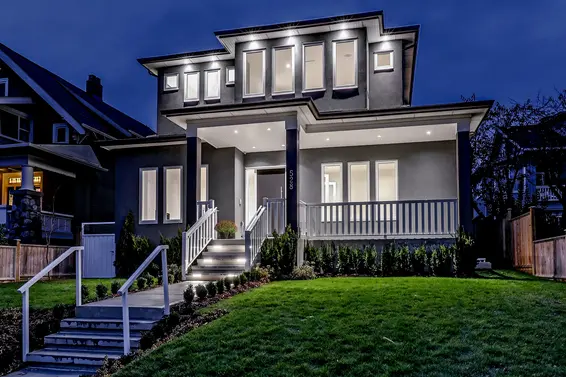 528 East 11th Street, North Vancouver