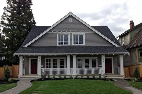 341 East 10th Street, North Vancouver