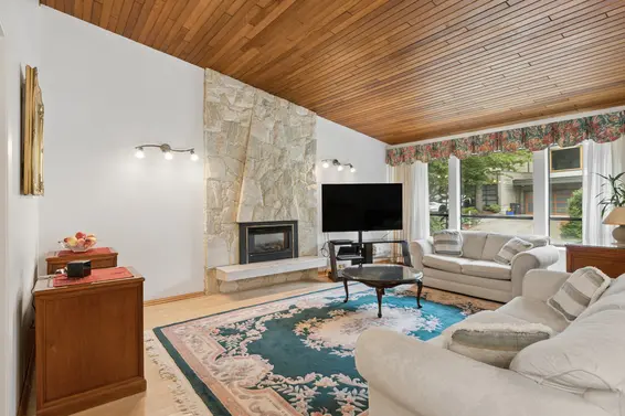 5609 White Pine Lane, North Vancouver For Sale - image 4