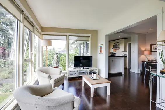 125 Carisbrooke Crescent, North Vancouver For Sale - image 7