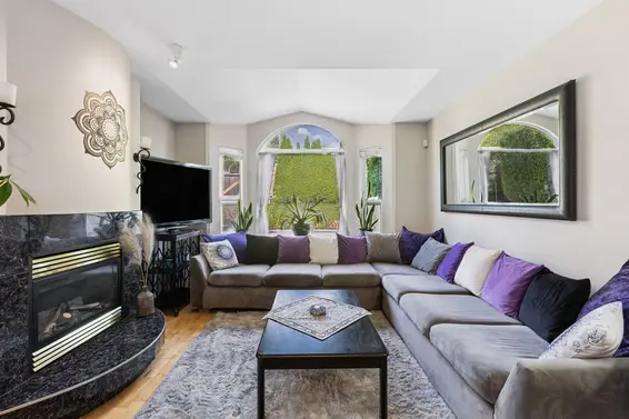 407 East 1st Street, North Vancouver For Sale - image 18