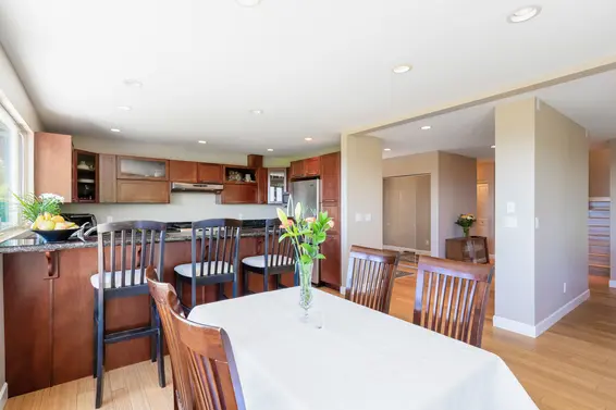 1070 Chamberlain Drive, North Vancouver For Sale - image 10