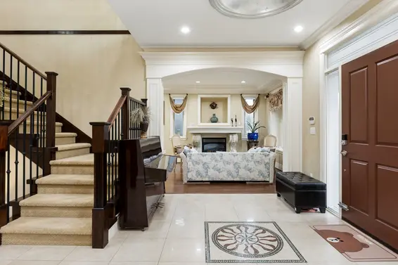 418 East 13th Street, North Vancouver For Sale - image 3