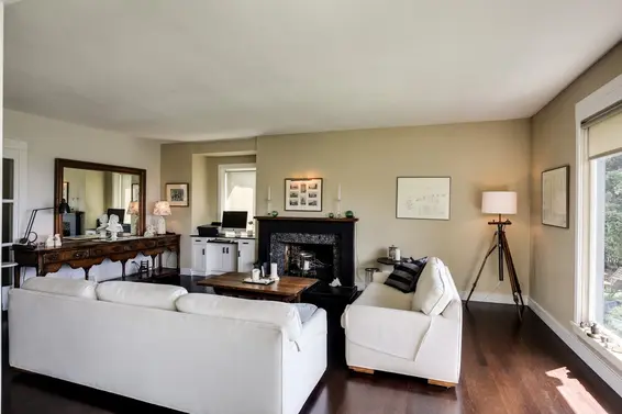 125 Carisbrooke Crescent, North Vancouver For Sale - image 6