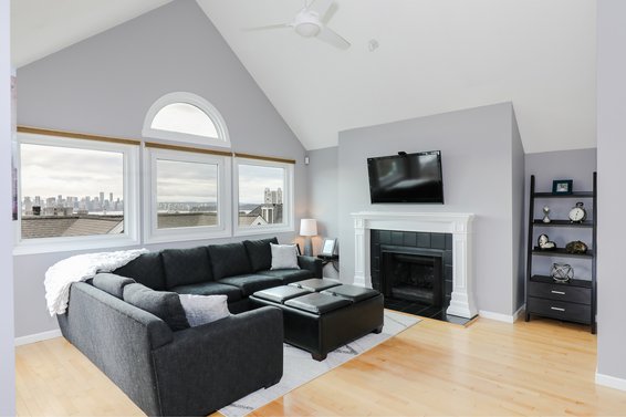 202-223 E Keith Road, North Vancouver