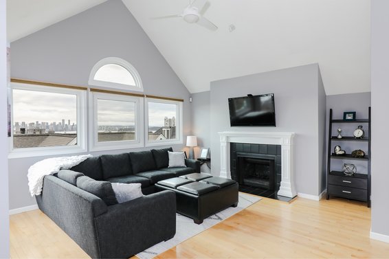 202-223 E Keith Road, North Vancouver