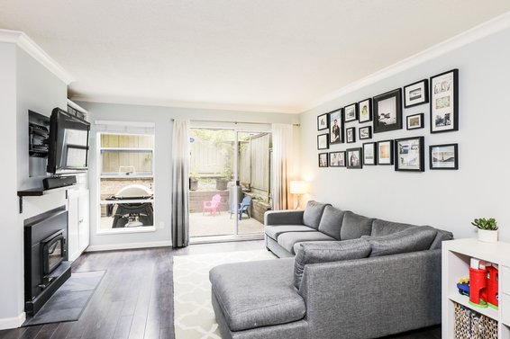 Living Room - 43-900 West 17th Street