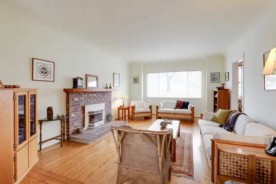 Living Room - 1357 Moody Avenue, North Vancouver  