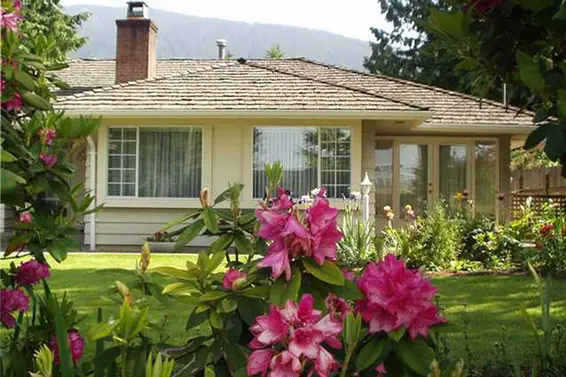 4080 Sunset Boulevard, North Vancouver