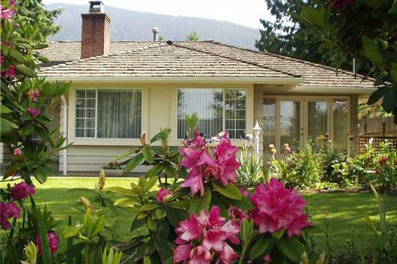 4080 Sunset Boulevard, North Vancouver