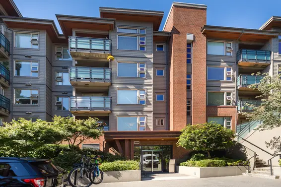 1677 Lloyd Avenue, North Vancouver  