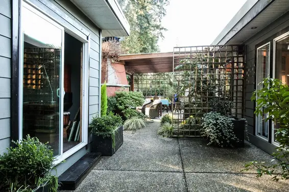 1072 Arborlynn Drive, North Vancouver For Sale - image 25