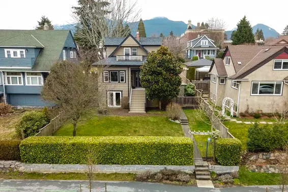 424 East Keith Road, North Vancouver For Sale - image 1