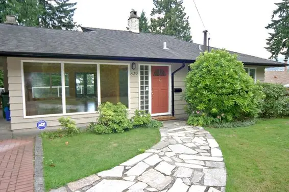 629 Montroyal Boulevard, North Vancouver