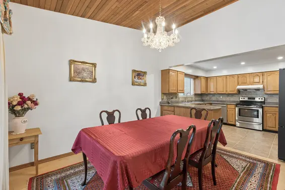 5609 White Pine Lane, North Vancouver For Sale - image 15