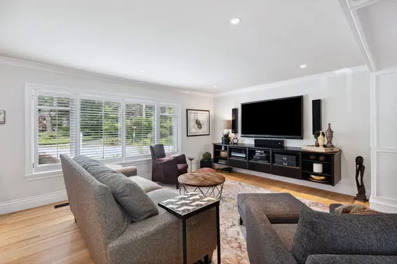 4081 Ruby Avenue, North Vancouver For Sale - image 3