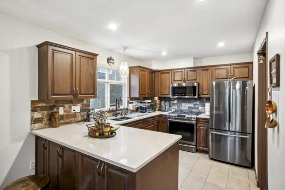 302 East 6th Street, North Vancouver For Sale - image 10