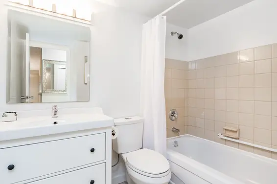 Bathroom - 107-156 West 21st Street, North Vancouver  