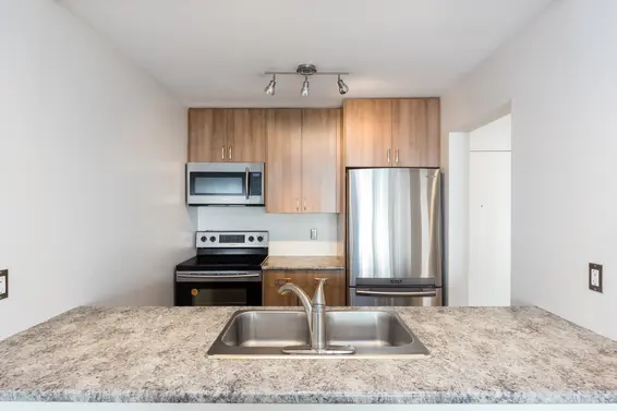 Kitchen - 307-360 East 2nd Street, North Vancouver  
