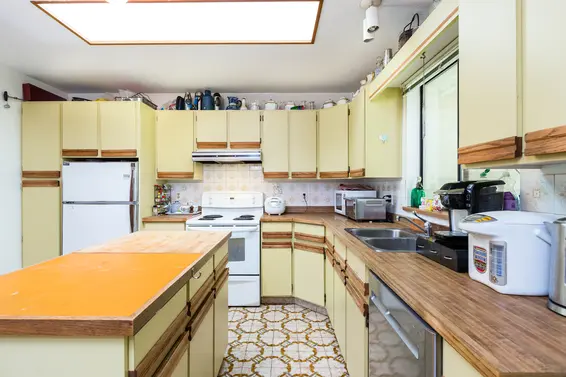 Kitchen 3 - 3639 Campbell Avenue, North Vancouver  