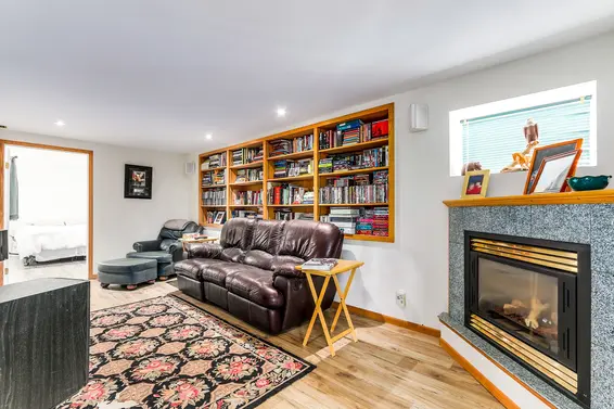 Family room  - 1637 Evelyn Street  