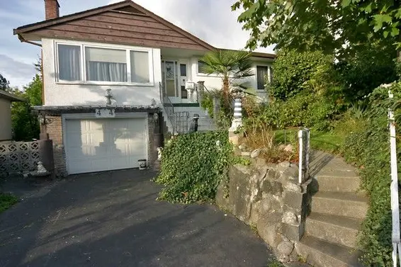 424 West 27th Street, North Vancouver