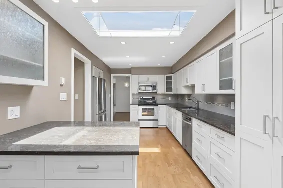 8 2206 Folkestone Way, West Vancouver For Sale - image 10