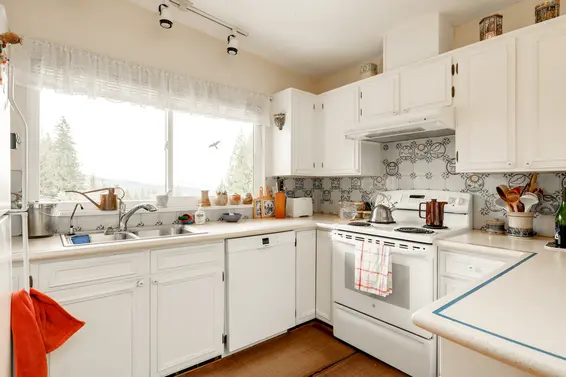 Kitchen - 4775 Tourney Road, North Vancouver  