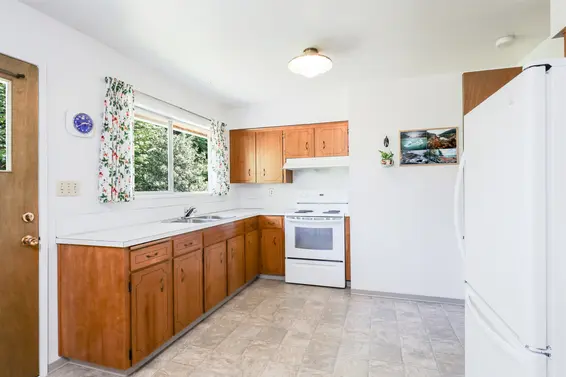 Kitchen - 3490 Institute Road  