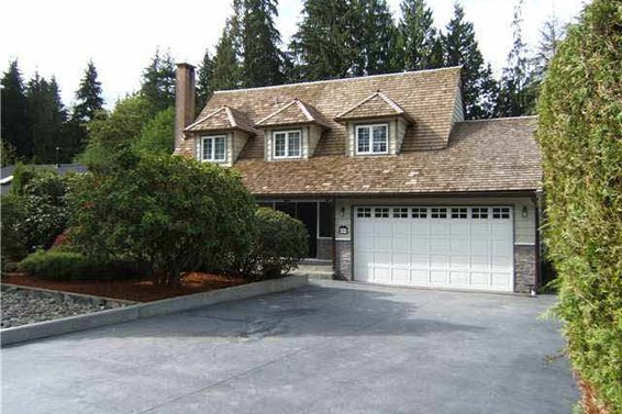 895 Strathaven Drive, North Vancouver