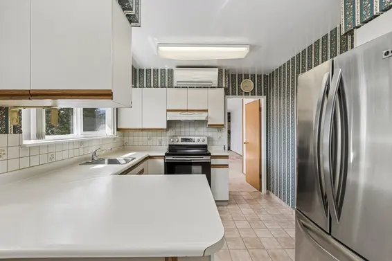 702 Winona Avenue, North Vancouver For Sale - image 10