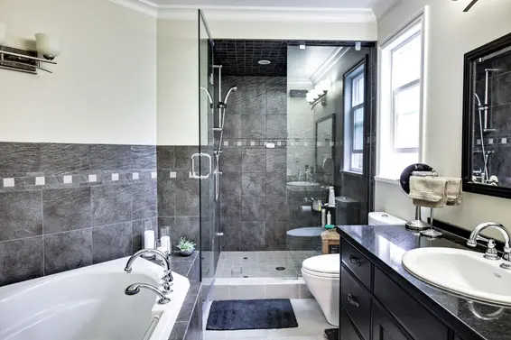 Master Ensuite - 2400 Weymouth Place, North Vancouver  