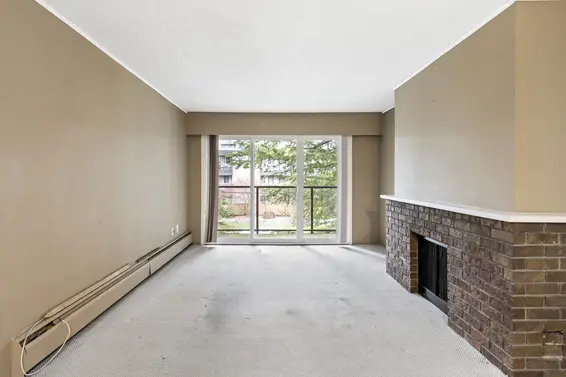 302 1515 Chesterfield Avenue, North Vancouver For Sale - image 2