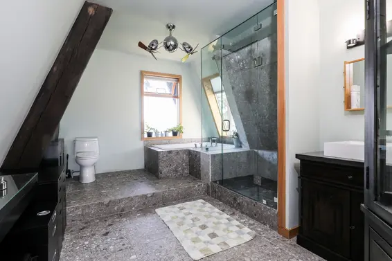 Master Ensuite - 440 Upper Bayview Road, Lions Bay  