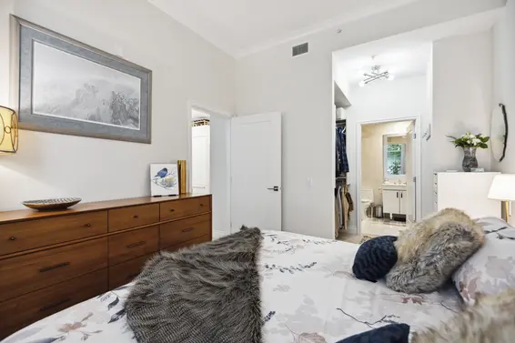 112 185 Victory Ship Way, North Vancouver For Sale - image 14