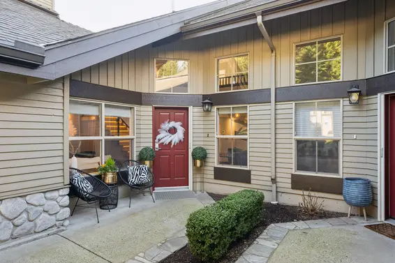 5 1550 Larkhall Crescent, North Vancouver For Sale - image 36