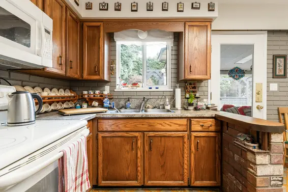 1265 Emerson Way, North Vancouver For Sale - image 9