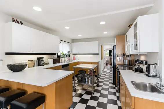 849 East 5th Street, North Vancouver For Sale - image 11
