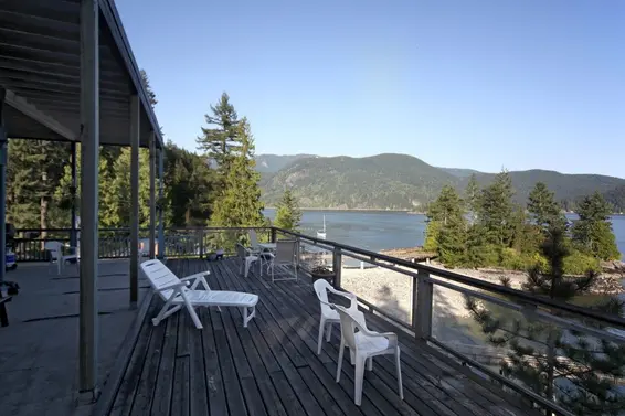 Deck  