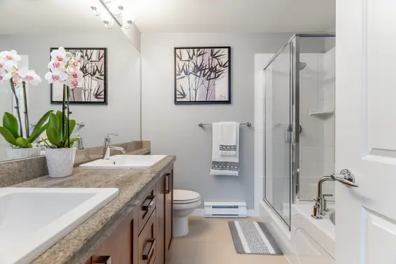 752 Orwell, Primary Ensuite  