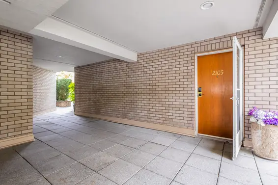 2105 33 Chesterfield Place, North Vancouver For Sale - image 23