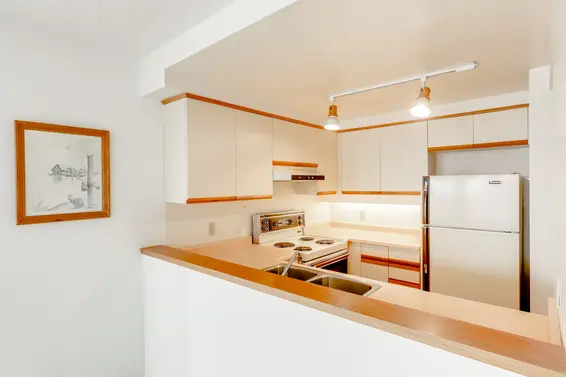 Kitchen - 503-505 Lonsdale Avenue  