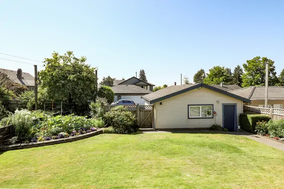 Yard - 453 East 16th Street, North Vancouver  