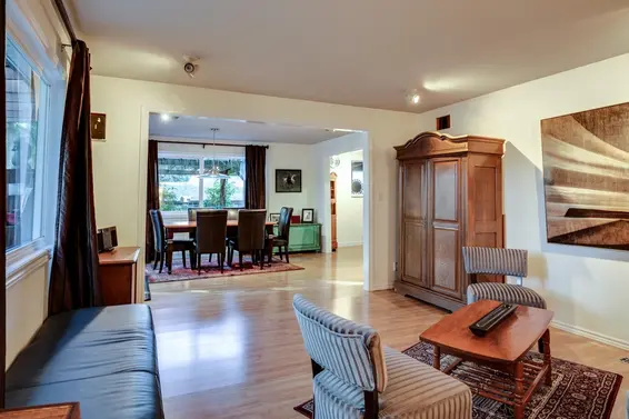 1072 Arborlynn Drive, North Vancouver For Sale - image 8