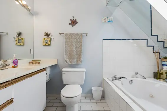 7 240 East Keith Road, North Vancouver For Sale - image 27