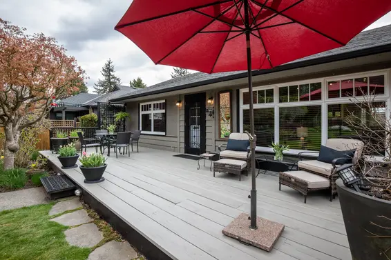 515 E 19th Street, North Vancouver - porch 3  