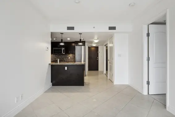 403 133 East Esplanade, North Vancouver For Sale - image 6