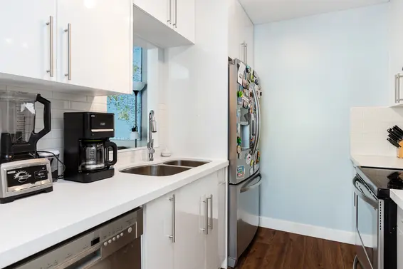 Kitchen 2 - 3309 Mountain Highway, North Vancouver  